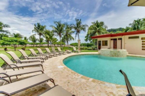 Amazing 3BR/2BA Beach Front Condo in Jaco!
